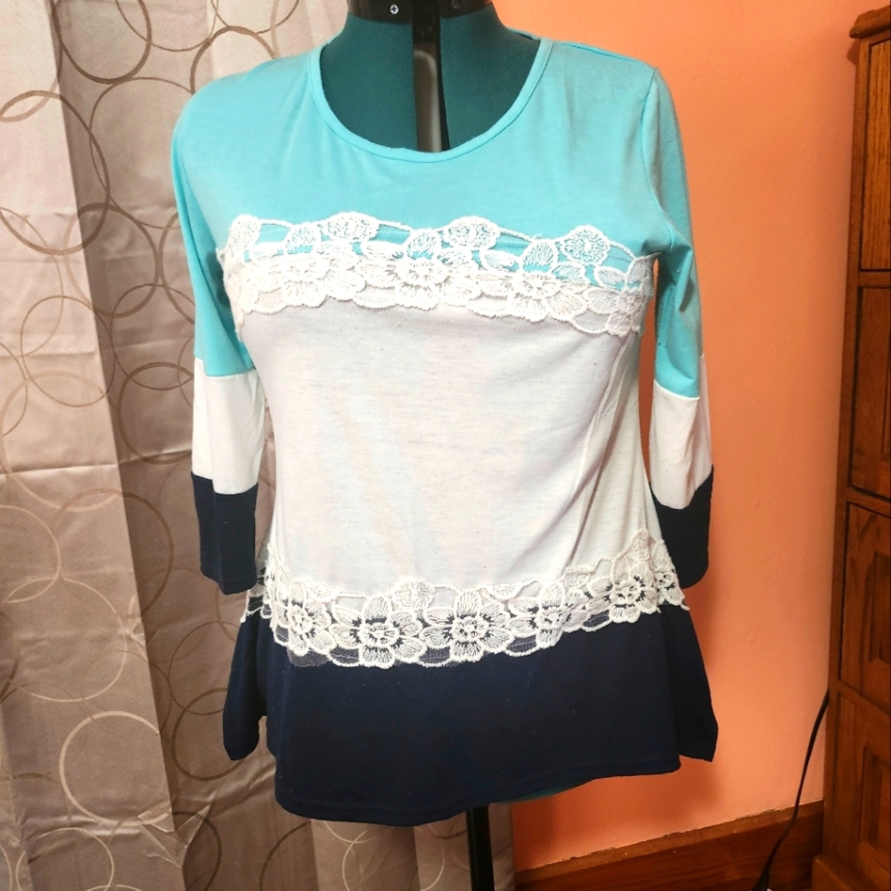 Tri-color baby doll top with lace trim - XL